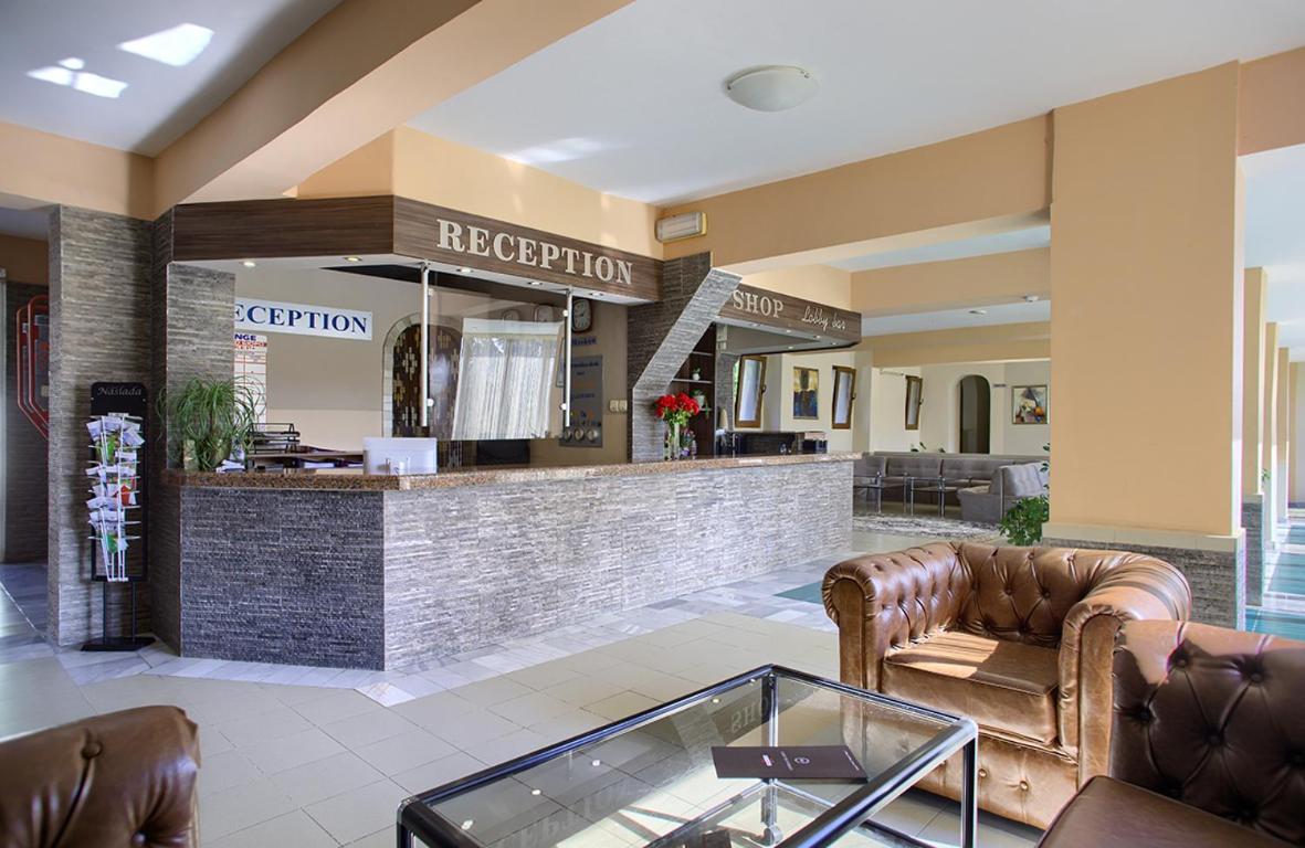 Hotel Naslada Balchik Exterior photo