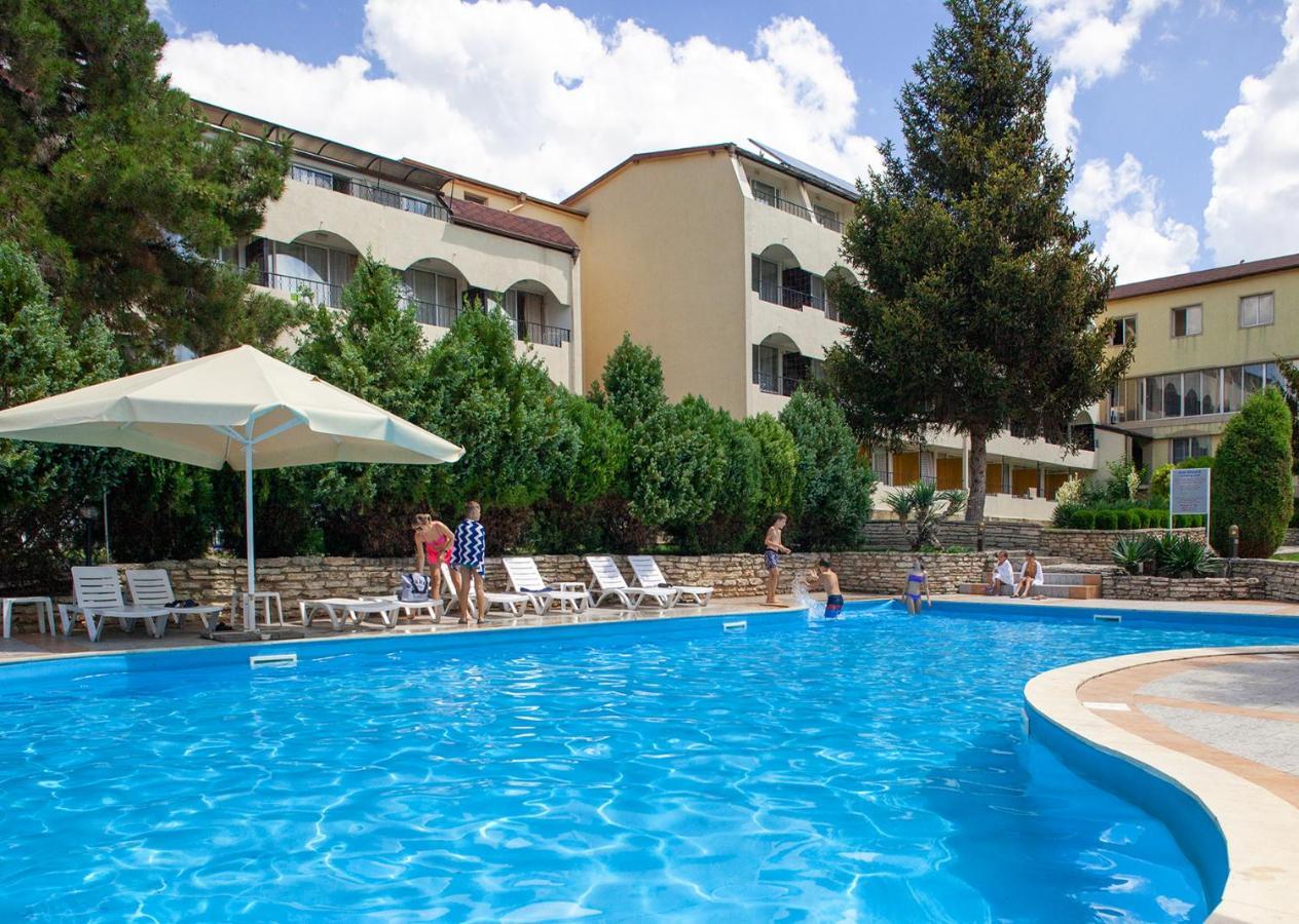 Hotel Naslada Balchik Exterior photo