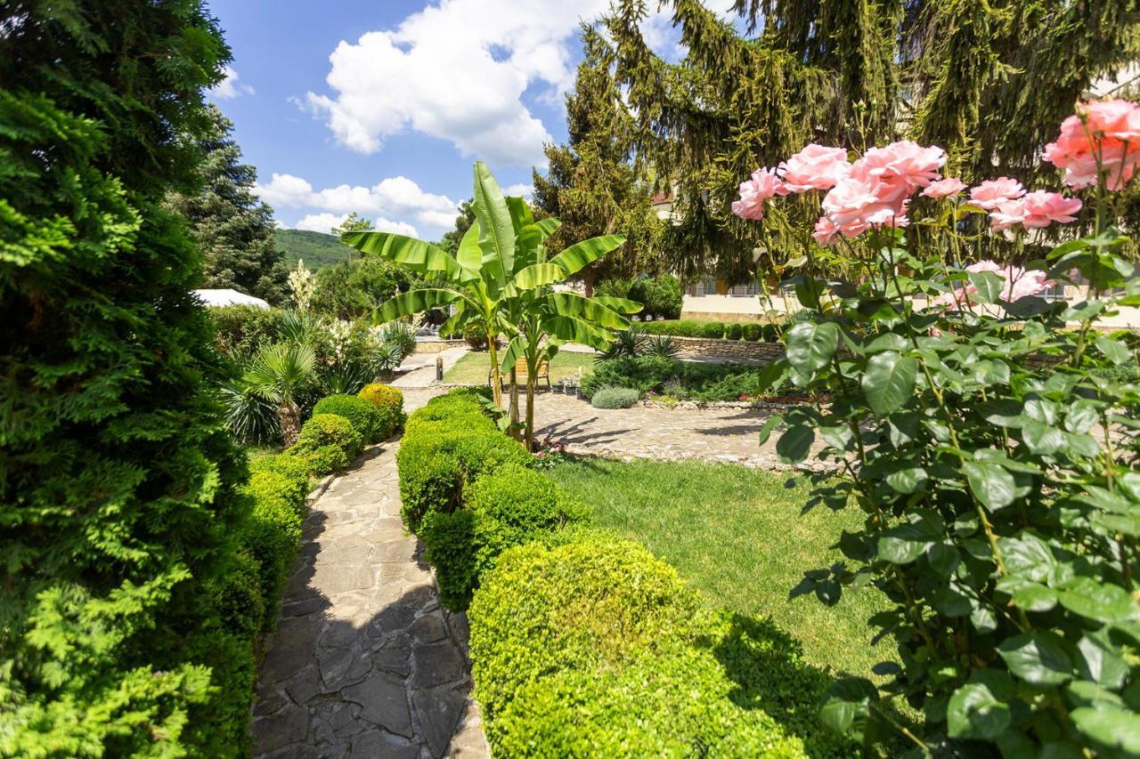 Hotel Naslada Balchik Exterior photo