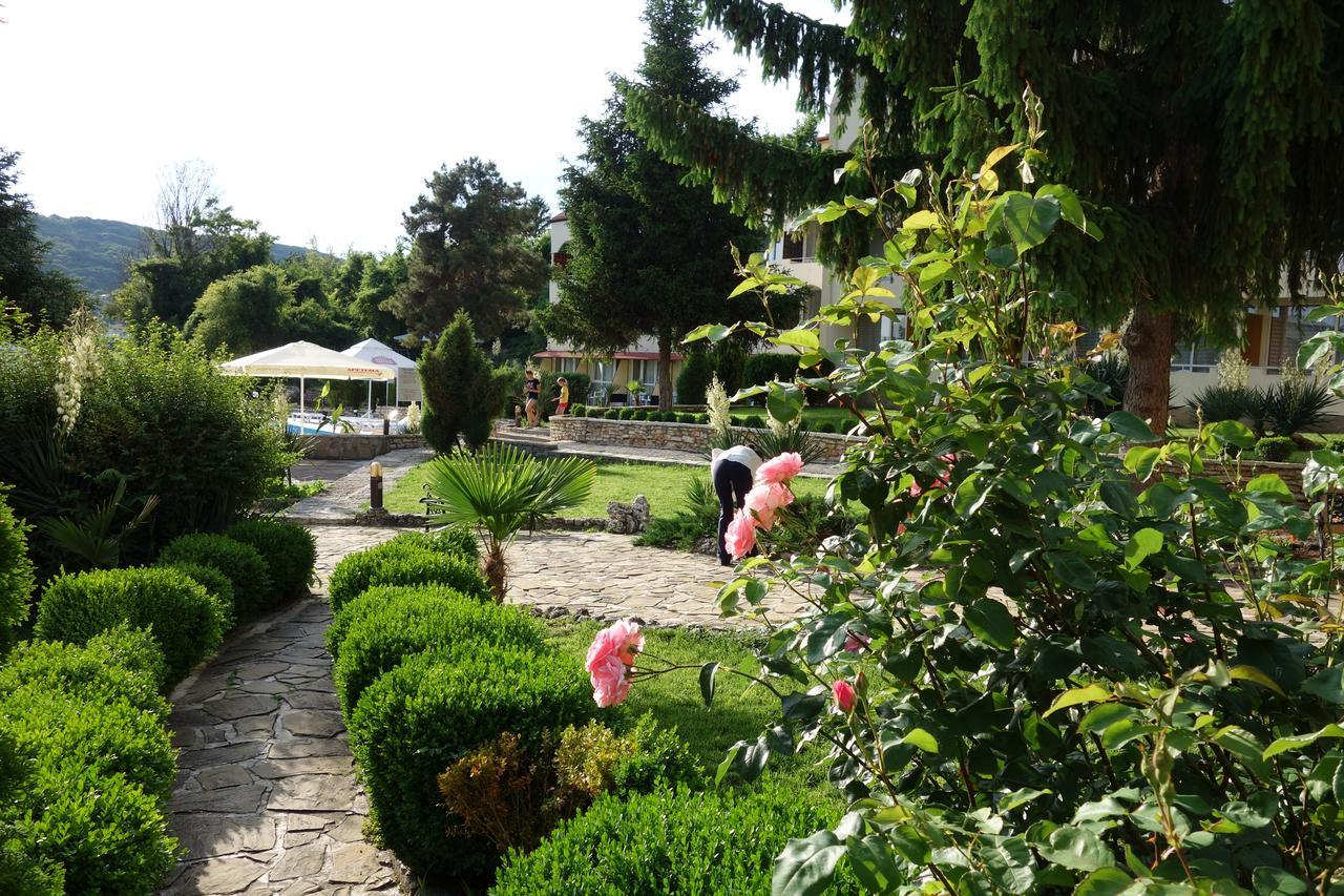 Hotel Naslada Balchik Exterior photo